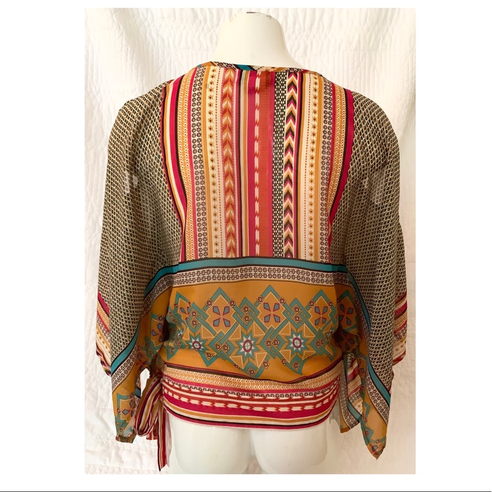 Myth Woman’s Patterned Top. - Picture 3 of 4